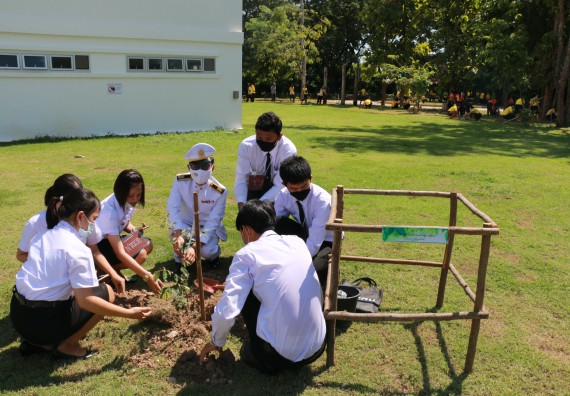 ภาพกิจกรรม พิธีถวายพระพรชัยมงคลและพิธีถวายสัตย์ปฏิญาณ เพื่อเป็นข้าราชการที่ดีและพลังของแผ่นดิน ประจำปี 2563 เนื่องในโอกาสวันเฉลิมพระชนมพรรษา พระบาทสมเด็จพระปรเมนทรรามาธิบดีศรีสินทรมหาวชิราลงกรณ พระวชิรเกล้าเจ้าอยู่หัว