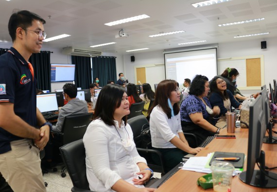 ภาพกิจกรรม คณะวิทยาศาสตร์และเทคโนโลยี เข้าร่วม อบรมระบบสำนักงานอัตโนมัติ (e-office) และระบบการลาและไปราชการ (e-personal)