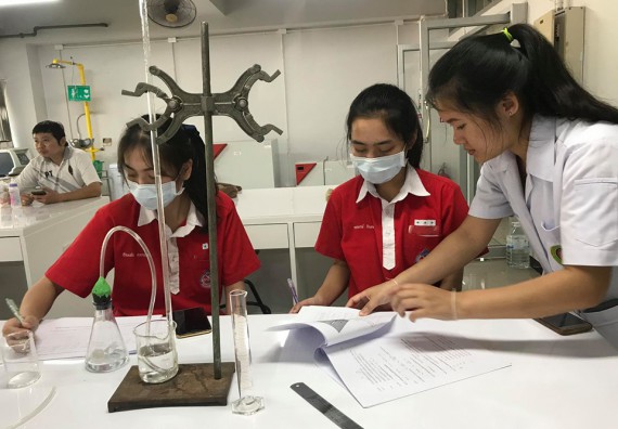 ภาพกิจกรรม ศูนย์วิทยาศาสตร์และวิทยาศาสตร์ประยุกต์ จัดกิจกรรมบริการวิชาการการอบรมเชิงปฏิบัติการทักษะทางวิทยาศาสตร์