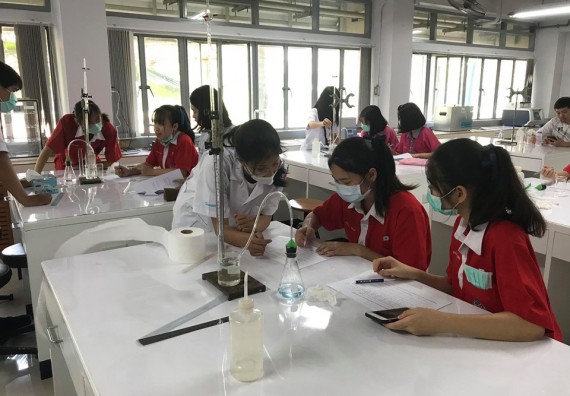 ภาพกิจกรรม ศูนย์วิทยาศาสตร์และวิทยาศาสตร์ประยุกต์ จัดกิจกรรมบริการวิชาการการอบรมเชิงปฏิบัติการทักษะทางวิทยาศาสตร์