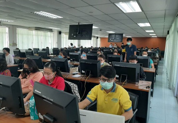 ภาพกิจกรรม คณะวิทยาศาสตร์และเทคโนโลยี เข้าร่วมอบรมการจัดการเรียนการสอนในรูปแบบออนไลน์