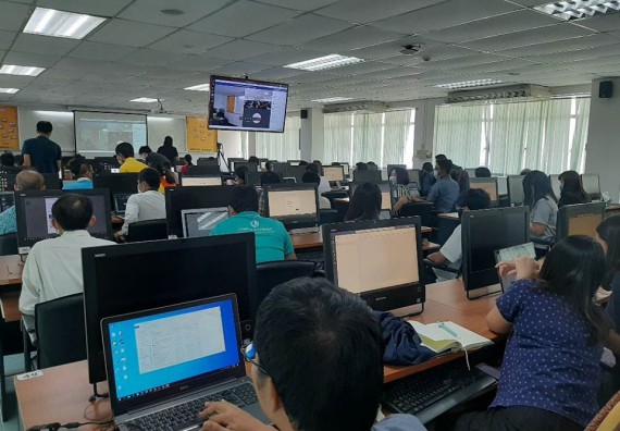 ภาพกิจกรรม คณะวิทยาศาสตร์และเทคโนโลยี เข้าร่วมอบรมการจัดการเรียนการสอนในรูปแบบออนไลน์