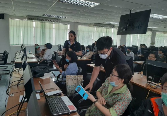 ภาพกิจกรรม คณะวิทยาศาสตร์และเทคโนโลยี เข้าร่วมอบรมการจัดการเรียนการสอนในรูปแบบออนไลน์