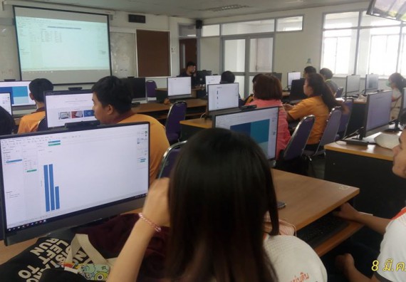 ภาพกิจกรรม โปรแกรมวิชาวิทยาการคอมพิวเตอร์ จัดอบรมเชิงปฏิบัติการ เรื่อง Business Intelligence Tools with Tableau and Qliksence