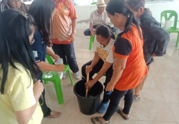 ภาพกิจกรรม ศูนย์บริการทางการแพทย์แผนไทยและการแพทย์ทางเลือก จัดกิจกรรมการดูแลสุขภาพด้วยการแพทย์ทางเลือก ครั้งที่ 1