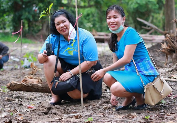 ภาพกิจกรรม คณะวิทยาศาสตร์และเทคโนโลยี เข้าร่วม กิจกรรมเฉลิมพระเกียรติสมเด็จพระนางเจ้าสิริกิติ์พระบรมราชินีนาถ พระบรมราชชนนรพันปีหลวง เนื่องในโอกาสวันเฉลิมพระชนมพรรษา 12 สิงหาคม 2563