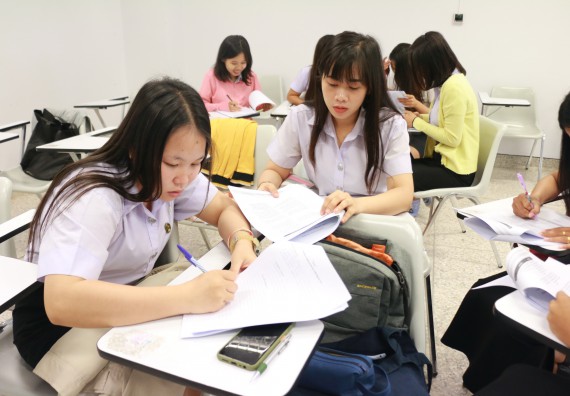 ภาพกิจกรรม โปรแกรมวิชาเคมี จัดโครงการพัฒนาจิตวิญญาณความเป็นครูสู่การเป็นครูมืออาชีพ และเส้นทางสู่อาชีพครูในอนาคต