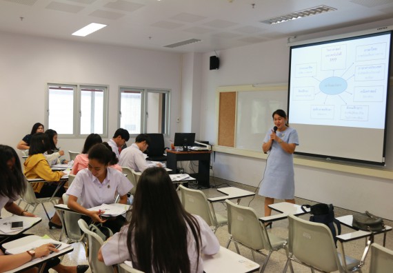 ภาพกิจกรรม โปรแกรมวิชาเคมี จัดโครงการพัฒนาจิตวิญญาณความเป็นครูสู่การเป็นครูมืออาชีพ และเส้นทางสู่อาชีพครูในอนาคต