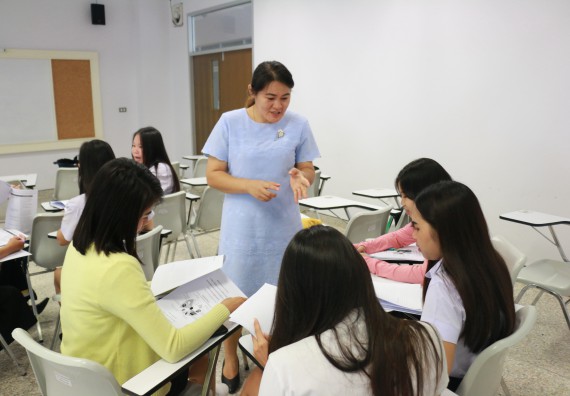 ภาพกิจกรรม โปรแกรมวิชาเคมี จัดโครงการพัฒนาจิตวิญญาณความเป็นครูสู่การเป็นครูมืออาชีพ และเส้นทางสู่อาชีพครูในอนาคต