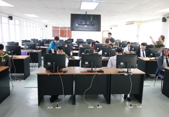 ภาพกิจกรรม โปรแกรมวิชาวิทยาการคอมพิวเตอร์ จัดอบรมเชิงปฏิบัติการการสร้าง Chatbot ด้วย Chatfuel