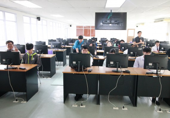 ภาพกิจกรรม โปรแกรมวิชาวิทยาการคอมพิวเตอร์ จัดอบรมเชิงปฏิบัติการการสร้าง Chatbot ด้วย Chatfuel