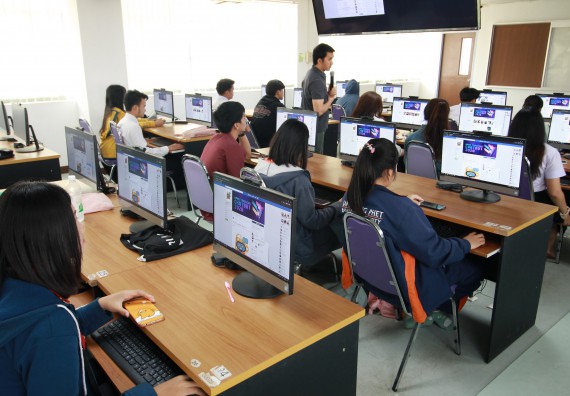 ภาพกิจกรรม โปรแกรมวิชาวิทยาการคอมพิวเตอร์ จัดอบรมเชิงปฏิบัติการการสร้าง Chatbot ด้วย Chatfuel