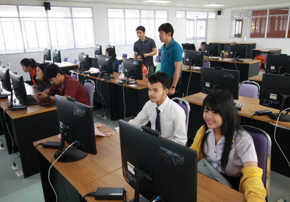 ภาพกิจกรรม โปรแกรมวิชาวิทยาการคอมพิวเตอร์ จัดอบรมเชิงปฏิบัติการการสร้าง Chatbot ด้วย Chatfuel