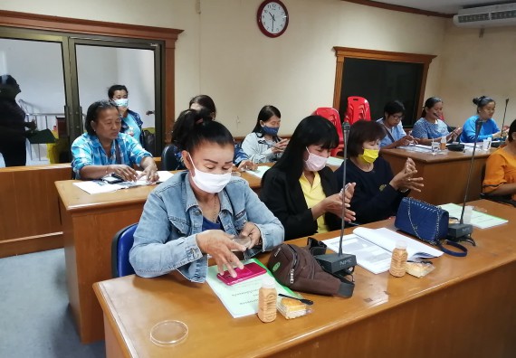 ภาพกิจกรรม โปรแกรมวิชาวิทยาศาสตร์และเทคโนโลยีการอาหาร จัดอบรมเชิงปฏิบัติการ เรื่อง การผลิตอาหารให้ปลอดภัย