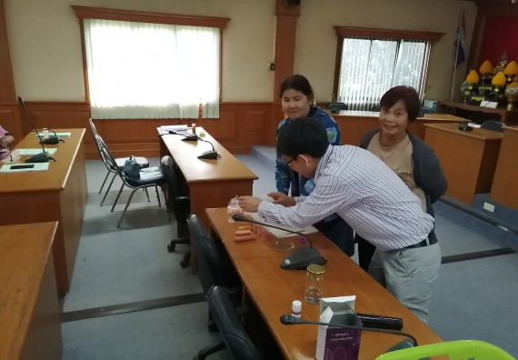 ภาพกิจกรรม โปรแกรมวิชาวิทยาศาสตร์และเทคโนโลยีการอาหาร จัดอบรมเชิงปฏิบัติการ เรื่อง การผลิตอาหารให้ปลอดภัย