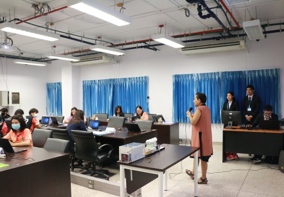 ภาพกิจกรรม โปรแกรมวิชาวิทยาการคอมพิวเตอร์ จัดกิจกรรมพัฒนาทักษะวิชาการ วิชาชีพวิทยาการคอมพิวเตอร์ให้กับบุคคลภายนอก