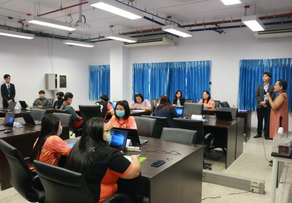 ภาพกิจกรรม โปรแกรมวิชาวิทยาการคอมพิวเตอร์ จัดกิจกรรมพัฒนาทักษะวิชาการ วิชาชีพวิทยาการคอมพิวเตอร์ให้กับบุคคลภายนอก