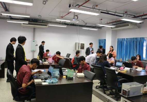 ภาพกิจกรรม โปรแกรมวิชาวิทยาการคอมพิวเตอร์ จัดกิจกรรมพัฒนาทักษะวิชาการ วิชาชีพวิทยาการคอมพิวเตอร์ให้กับบุคคลภายนอก