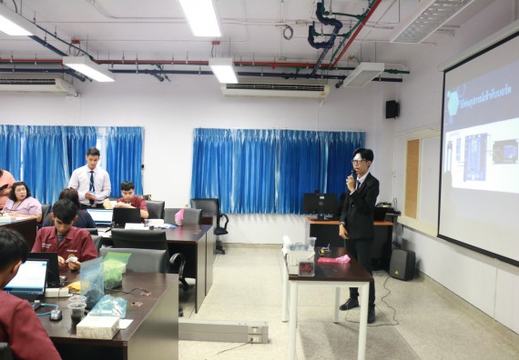 ภาพกิจกรรม โปรแกรมวิชาวิทยาการคอมพิวเตอร์ จัดกิจกรรมพัฒนาทักษะวิชาการ วิชาชีพวิทยาการคอมพิวเตอร์ให้กับบุคคลภายนอก