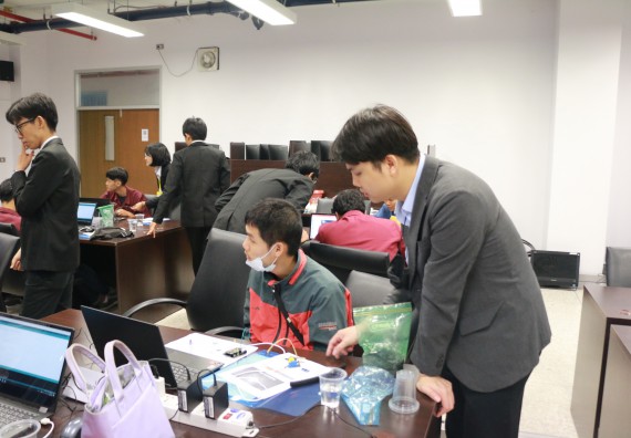 ภาพกิจกรรม โปรแกรมวิชาวิทยาการคอมพิวเตอร์ จัดกิจกรรมพัฒนาทักษะวิชาการ วิชาชีพวิทยาการคอมพิวเตอร์ให้กับบุคคลภายนอก