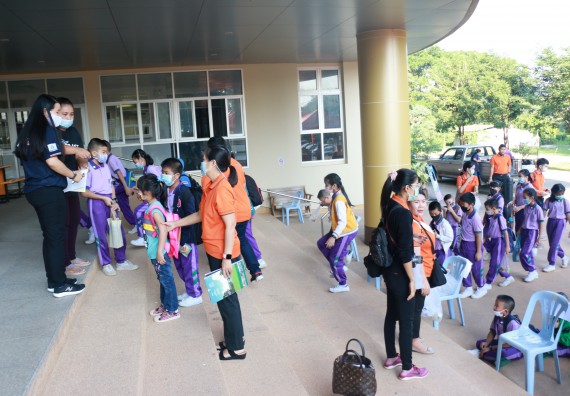 ภาพกิจกรรม คณะวิทยาศาสตร์และเทคโนโลยี จัดค่ายวิทยาศาสตร์โรงเรียนสาธิต (ภายใต้ความร่วมมือระหว่าง สำนักงานเขตพื้นที่การศึกษากำแพงเพชร เขต 1 กับมหาวิทยาลัยราชภัฏกำแพงเพชร) ระดับประถมศึกษาปีที่ 1-6