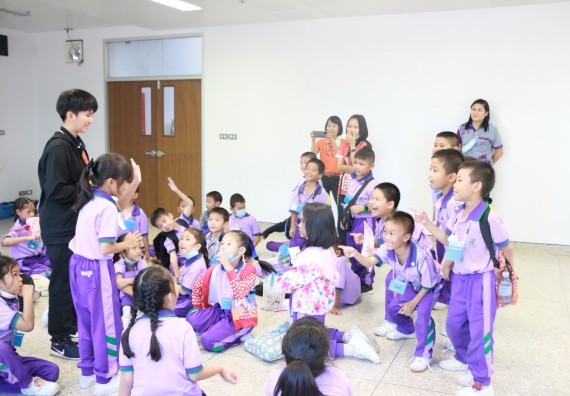 ภาพกิจกรรม คณะวิทยาศาสตร์และเทคโนโลยี จัดค่ายวิทยาศาสตร์โรงเรียนสาธิต (ภายใต้ความร่วมมือระหว่าง สำนักงานเขตพื้นที่การศึกษากำแพงเพชร เขต 1 กับมหาวิทยาลัยราชภัฏกำแพงเพชร) ระดับประถมศึกษาปีที่ 1-6