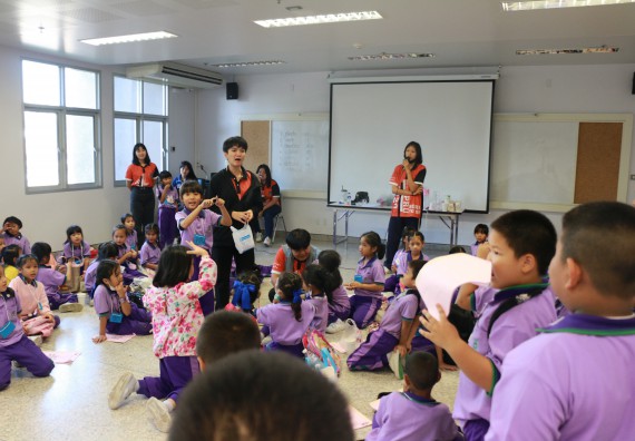 ภาพกิจกรรม คณะวิทยาศาสตร์และเทคโนโลยี จัดค่ายวิทยาศาสตร์โรงเรียนสาธิต (ภายใต้ความร่วมมือระหว่าง สำนักงานเขตพื้นที่การศึกษากำแพงเพชร เขต 1 กับมหาวิทยาลัยราชภัฏกำแพงเพชร) ระดับประถมศึกษาปีที่ 1-6