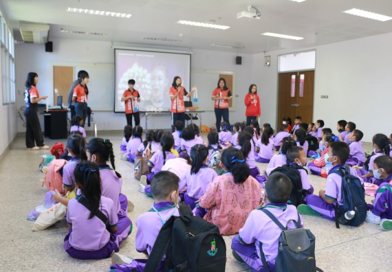 ภาพกิจกรรม คณะวิทยาศาสตร์และเทคโนโลยี จัดค่ายวิทยาศาสตร์โรงเรียนสาธิต (ภายใต้ความร่วมมือระหว่าง สำนักงานเขตพื้นที่การศึกษากำแพงเพชร เขต 1 กับมหาวิทยาลัยราชภัฏกำแพงเพชร) ระดับประถมศึกษาปีที่ 1-6