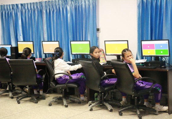 ภาพกิจกรรม คณะวิทยาศาสตร์และเทคโนโลยี จัดค่ายวิทยาศาสตร์โรงเรียนสาธิต (ภายใต้ความร่วมมือระหว่าง สำนักงานเขตพื้นที่การศึกษากำแพงเพชร เขต 1 กับมหาวิทยาลัยราชภัฏกำแพงเพชร) ระดับประถมศึกษาปีที่ 1-6