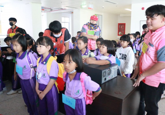 ภาพกิจกรรม คณะวิทยาศาสตร์และเทคโนโลยี จัดค่ายวิทยาศาสตร์โรงเรียนสาธิต (ภายใต้ความร่วมมือระหว่าง สำนักงานเขตพื้นที่การศึกษากำแพงเพชร เขต 1 กับมหาวิทยาลัยราชภัฏกำแพงเพชร) ระดับประถมศึกษาปีที่ 1-6