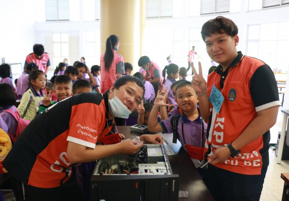 ภาพกิจกรรม คณะวิทยาศาสตร์และเทคโนโลยี จัดค่ายวิทยาศาสตร์โรงเรียนสาธิต (ภายใต้ความร่วมมือระหว่าง สำนักงานเขตพื้นที่การศึกษากำแพงเพชร เขต 1 กับมหาวิทยาลัยราชภัฏกำแพงเพชร) ระดับประถมศึกษาปีที่ 1-6