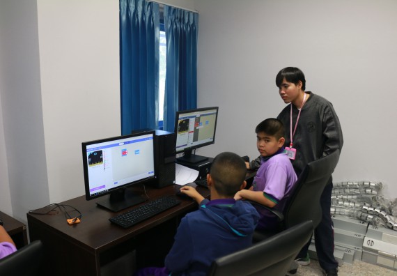 ภาพกิจกรรม คณะวิทยาศาสตร์และเทคโนโลยี จัดค่ายวิทยาศาสตร์โรงเรียนสาธิต (ภายใต้ความร่วมมือระหว่าง สำนักงานเขตพื้นที่การศึกษากำแพงเพชร เขต 1 กับมหาวิทยาลัยราชภัฏกำแพงเพชร) ระดับประถมศึกษาปีที่ 1-6