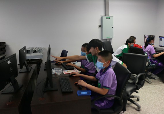 ภาพกิจกรรม คณะวิทยาศาสตร์และเทคโนโลยี จัดค่ายวิทยาศาสตร์โรงเรียนสาธิต (ภายใต้ความร่วมมือระหว่าง สำนักงานเขตพื้นที่การศึกษากำแพงเพชร เขต 1 กับมหาวิทยาลัยราชภัฏกำแพงเพชร) ระดับประถมศึกษาปีที่ 1-6