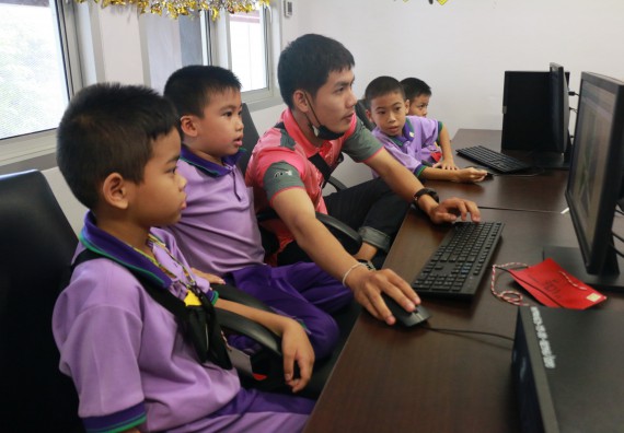 ภาพกิจกรรม คณะวิทยาศาสตร์และเทคโนโลยี จัดค่ายวิทยาศาสตร์โรงเรียนสาธิต (ภายใต้ความร่วมมือระหว่าง สำนักงานเขตพื้นที่การศึกษากำแพงเพชร เขต 1 กับมหาวิทยาลัยราชภัฏกำแพงเพชร) ระดับประถมศึกษาปีที่ 1-6