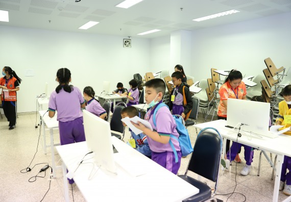 ภาพกิจกรรม คณะวิทยาศาสตร์และเทคโนโลยี จัดค่ายวิทยาศาสตร์โรงเรียนสาธิต (ภายใต้ความร่วมมือระหว่าง สำนักงานเขตพื้นที่การศึกษากำแพงเพชร เขต 1 กับมหาวิทยาลัยราชภัฏกำแพงเพชร) ระดับประถมศึกษาปีที่ 1-6