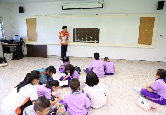 ภาพกิจกรรม คณะวิทยาศาสตร์และเทคโนโลยี จัดค่ายวิทยาศาสตร์โรงเรียนสาธิต (ภายใต้ความร่วมมือระหว่าง สำนักงานเขตพื้นที่การศึกษากำแพงเพชร เขต 1 กับมหาวิทยาลัยราชภัฏกำแพงเพชร) ระดับประถมศึกษาปีที่ 1-6