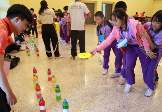 ภาพกิจกรรม คณะวิทยาศาสตร์และเทคโนโลยี จัดค่ายวิทยาศาสตร์โรงเรียนสาธิต (ภายใต้ความร่วมมือระหว่าง สำนักงานเขตพื้นที่การศึกษากำแพงเพชร เขต 1 กับมหาวิทยาลัยราชภัฏกำแพงเพชร) ระดับประถมศึกษาปีที่ 1-6