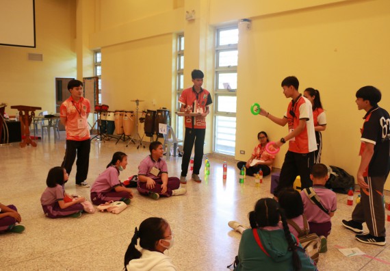 ภาพกิจกรรม คณะวิทยาศาสตร์และเทคโนโลยี จัดค่ายวิทยาศาสตร์โรงเรียนสาธิต (ภายใต้ความร่วมมือระหว่าง สำนักงานเขตพื้นที่การศึกษากำแพงเพชร เขต 1 กับมหาวิทยาลัยราชภัฏกำแพงเพชร) ระดับประถมศึกษาปีที่ 1-6