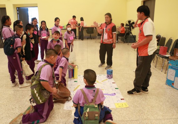 ภาพกิจกรรม คณะวิทยาศาสตร์และเทคโนโลยี จัดค่ายวิทยาศาสตร์โรงเรียนสาธิต (ภายใต้ความร่วมมือระหว่าง สำนักงานเขตพื้นที่การศึกษากำแพงเพชร เขต 1 กับมหาวิทยาลัยราชภัฏกำแพงเพชร) ระดับประถมศึกษาปีที่ 1-6