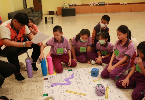 ภาพกิจกรรม คณะวิทยาศาสตร์และเทคโนโลยี จัดค่ายวิทยาศาสตร์โรงเรียนสาธิต (ภายใต้ความร่วมมือระหว่าง สำนักงานเขตพื้นที่การศึกษากำแพงเพชร เขต 1 กับมหาวิทยาลัยราชภัฏกำแพงเพชร) ระดับประถมศึกษาปีที่ 1-6