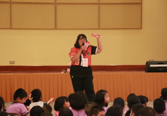 ภาพกิจกรรม คณะวิทยาศาสตร์และเทคโนโลยี จัดค่ายวิทยาศาสตร์โรงเรียนสาธิต (ภายใต้ความร่วมมือระหว่าง สำนักงานเขตพื้นที่การศึกษากำแพงเพชร เขต 1 กับมหาวิทยาลัยราชภัฏกำแพงเพชร) ระดับประถมศึกษาปีที่ 1-6