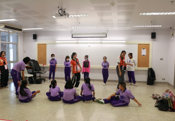 ภาพกิจกรรม คณะวิทยาศาสตร์และเทคโนโลยี จัดค่ายวิทยาศาสตร์โรงเรียนสาธิต (ภายใต้ความร่วมมือระหว่าง สำนักงานเขตพื้นที่การศึกษากำแพงเพชร เขต 1 กับมหาวิทยาลัยราชภัฏกำแพงเพชร) ระดับประถมศึกษาปีที่ 1-6