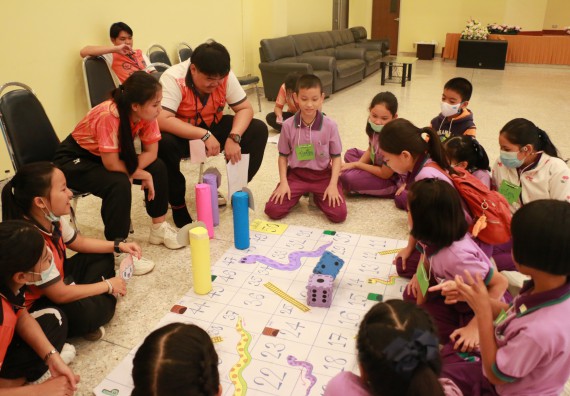 ภาพกิจกรรม คณะวิทยาศาสตร์และเทคโนโลยี จัดค่ายวิทยาศาสตร์โรงเรียนสาธิต (ภายใต้ความร่วมมือระหว่าง สำนักงานเขตพื้นที่การศึกษากำแพงเพชร เขต 1 กับมหาวิทยาลัยราชภัฏกำแพงเพชร) ระดับประถมศึกษาปีที่ 1-6