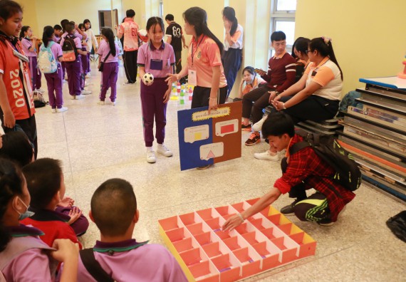 ภาพกิจกรรม คณะวิทยาศาสตร์และเทคโนโลยี จัดค่ายวิทยาศาสตร์โรงเรียนสาธิต (ภายใต้ความร่วมมือระหว่าง สำนักงานเขตพื้นที่การศึกษากำแพงเพชร เขต 1 กับมหาวิทยาลัยราชภัฏกำแพงเพชร) ระดับประถมศึกษาปีที่ 1-6