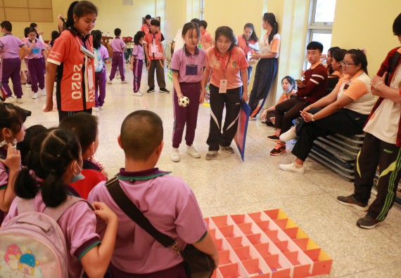 ภาพกิจกรรม คณะวิทยาศาสตร์และเทคโนโลยี จัดค่ายวิทยาศาสตร์โรงเรียนสาธิต (ภายใต้ความร่วมมือระหว่าง สำนักงานเขตพื้นที่การศึกษากำแพงเพชร เขต 1 กับมหาวิทยาลัยราชภัฏกำแพงเพชร) ระดับประถมศึกษาปีที่ 1-6