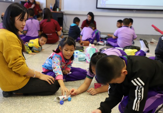 ภาพกิจกรรม คณะวิทยาศาสตร์และเทคโนโลยี จัดค่ายวิทยาศาสตร์โรงเรียนสาธิต (ภายใต้ความร่วมมือระหว่าง สำนักงานเขตพื้นที่การศึกษากำแพงเพชร เขต 1 กับมหาวิทยาลัยราชภัฏกำแพงเพชร) ระดับประถมศึกษาปีที่ 1-6