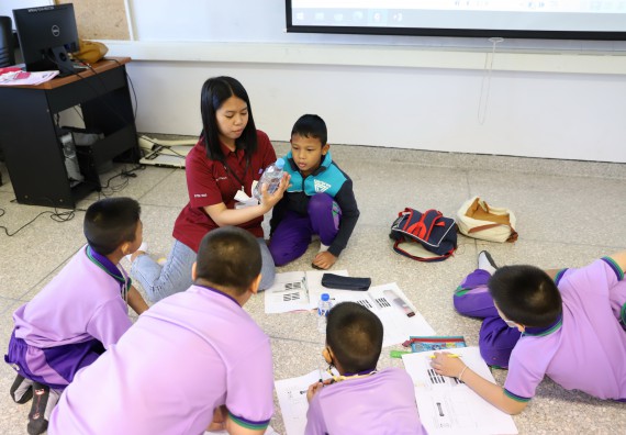 ภาพกิจกรรม คณะวิทยาศาสตร์และเทคโนโลยี จัดค่ายวิทยาศาสตร์โรงเรียนสาธิต (ภายใต้ความร่วมมือระหว่าง สำนักงานเขตพื้นที่การศึกษากำแพงเพชร เขต 1 กับมหาวิทยาลัยราชภัฏกำแพงเพชร) ระดับประถมศึกษาปีที่ 1-6