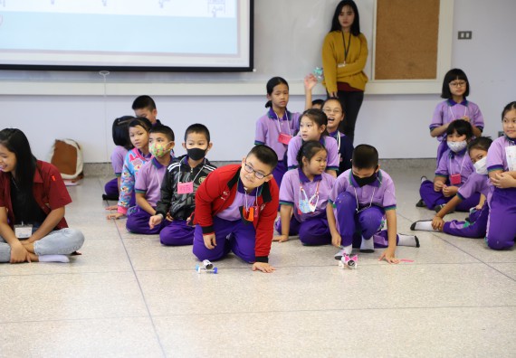 ภาพกิจกรรม คณะวิทยาศาสตร์และเทคโนโลยี จัดค่ายวิทยาศาสตร์โรงเรียนสาธิต (ภายใต้ความร่วมมือระหว่าง สำนักงานเขตพื้นที่การศึกษากำแพงเพชร เขต 1 กับมหาวิทยาลัยราชภัฏกำแพงเพชร) ระดับประถมศึกษาปีที่ 1-6