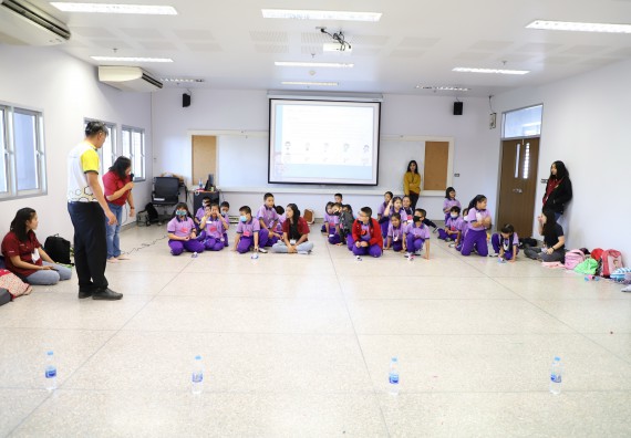 ภาพกิจกรรม คณะวิทยาศาสตร์และเทคโนโลยี จัดค่ายวิทยาศาสตร์โรงเรียนสาธิต (ภายใต้ความร่วมมือระหว่าง สำนักงานเขตพื้นที่การศึกษากำแพงเพชร เขต 1 กับมหาวิทยาลัยราชภัฏกำแพงเพชร) ระดับประถมศึกษาปีที่ 1-6