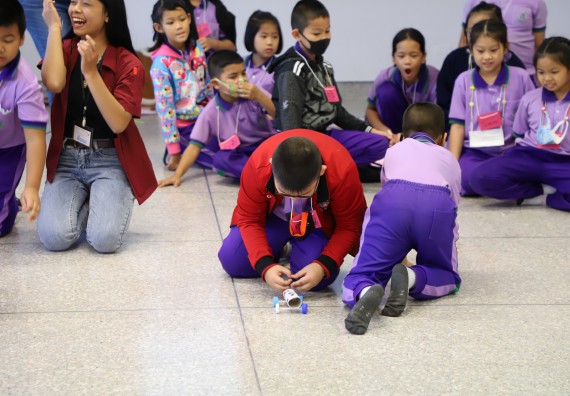 ภาพกิจกรรม คณะวิทยาศาสตร์และเทคโนโลยี จัดค่ายวิทยาศาสตร์โรงเรียนสาธิต (ภายใต้ความร่วมมือระหว่าง สำนักงานเขตพื้นที่การศึกษากำแพงเพชร เขต 1 กับมหาวิทยาลัยราชภัฏกำแพงเพชร) ระดับประถมศึกษาปีที่ 1-6